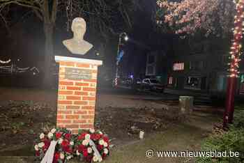 Eerste bloemen voor overleden Rik van Looy