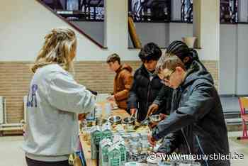 Leerlingen genieten van solidair ontbijt