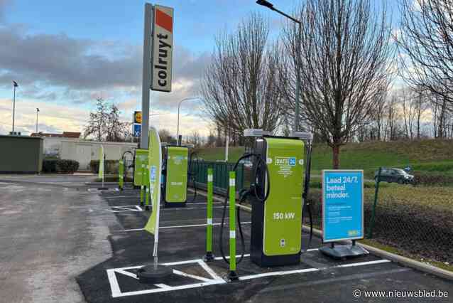 Tien extra laadpunten op de parking van Colruyt