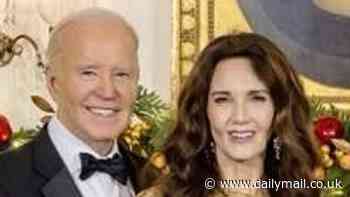 Fans spot bizarre Joe Biden detail in Wonder Woman's intimate White House Christmas picture