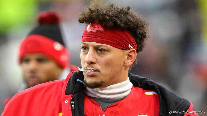 Patrick Mahomes, previously critical of Chiefs' tight schedule, will play despite ankle injury