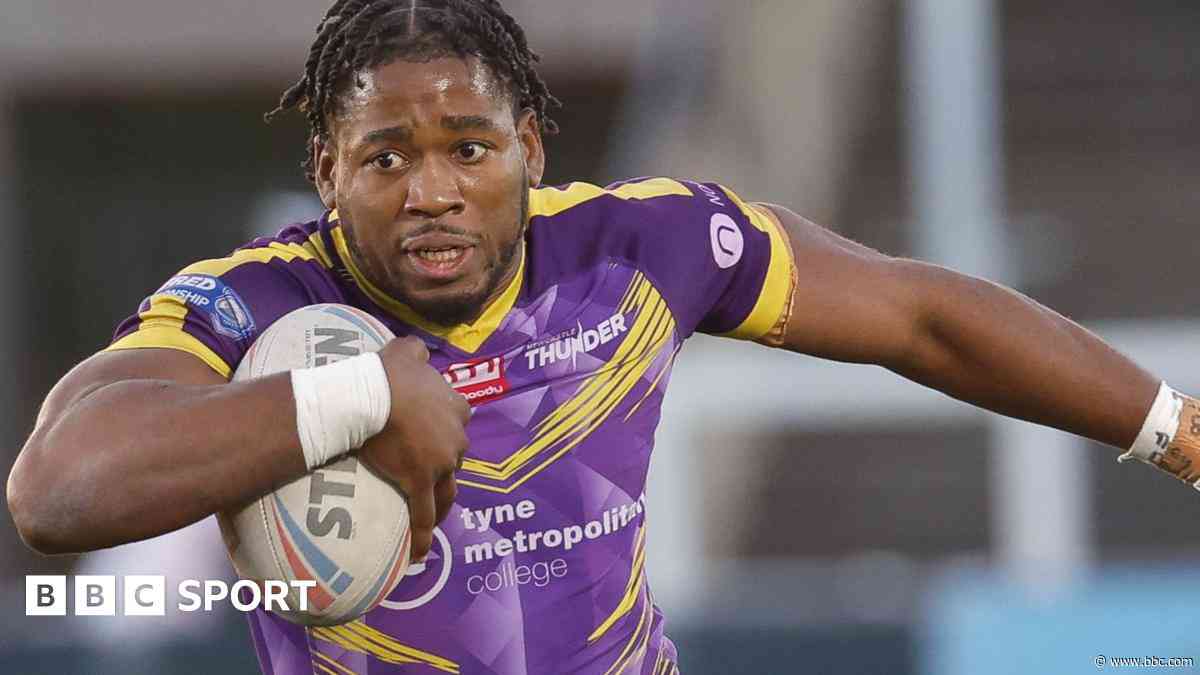 Castleford sign Warrington's Okoro on loan