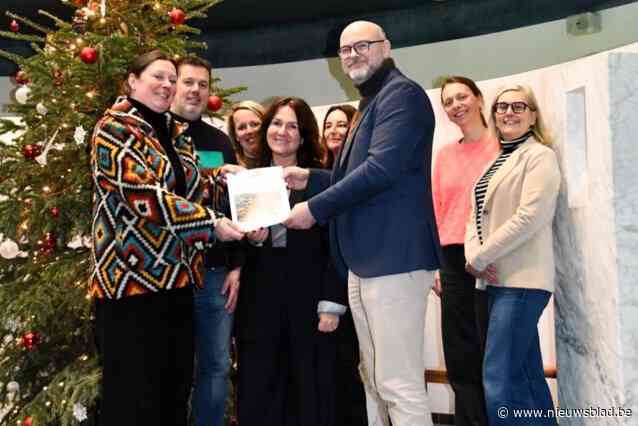 N-VA en Lokaal Liberaal leggen bestuursprogramma onder kerstboom: beter onderhouden grachten, rattenbestrijding en eerst heraanleg Kerkstraat dan pas Turnhoutstebaan