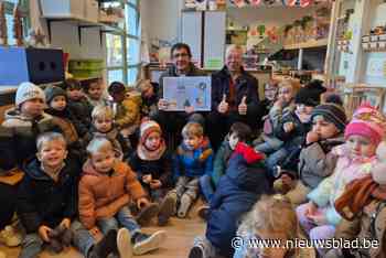 Gebouwenloop in kerkdorp Schoonbroek en kraampje op kerstmarkt brengen 2.102 euro voor goed doel