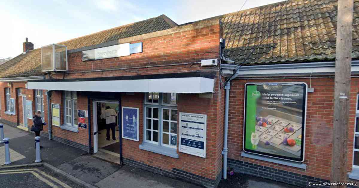 Man hit with bottle during heated argument at Bexleyheath station