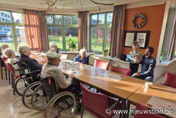 Leerlingen Het Reuzenhuis spelen muziek en lezen nieuwjaarsbrieven in woonzorgcentrum