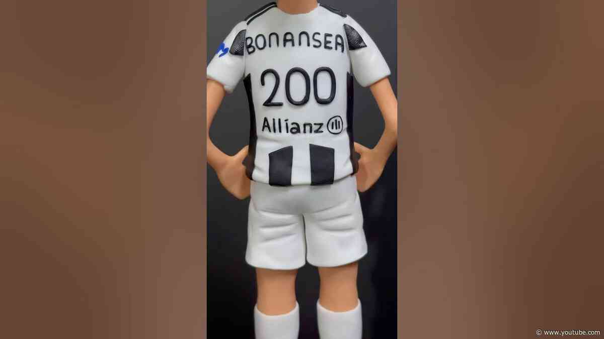 Celebrate Barbara’s 200 appearances with Juventus Women 🤍🖤 #art #sculpture #juventus