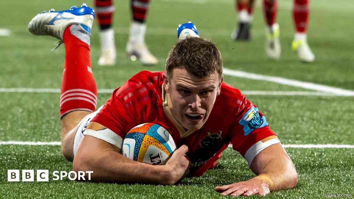 Farrell hat-trick sees Munster stun 14-man Ulster