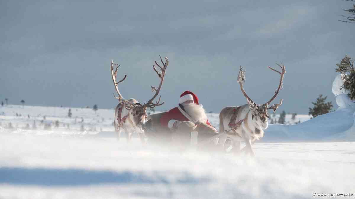 Santa sets off on his Christmas gift-giving tour