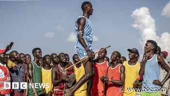 Warriors, water and a white horse: Photos of the week