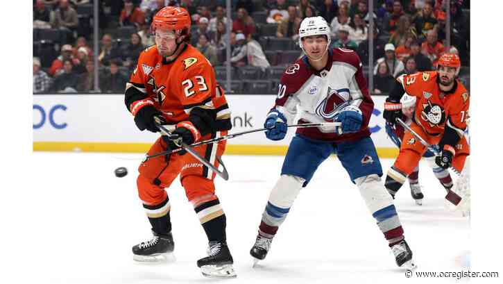 Ducks start strong but fall to Avalanche