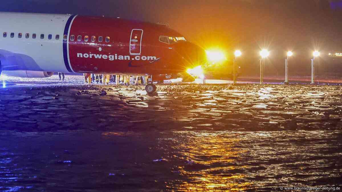 Boeing schlittert über Landebahn – und stürzt fast ins Meer