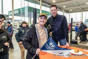 Fans genieten van meet en greet met wereldkampioen Martijn, co-piloot van Thierry Neuville: “Nu even tijd voor Kerstmis met de familie”