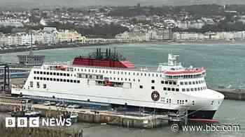 Ferry sailings cancelled due to strong winds