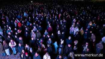 Viele Menschen beteiligen sich an Gedenken in Magdeburg