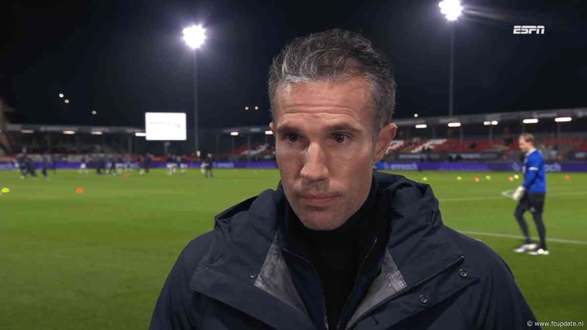 Van Persie sabelt Almere City neer: ‘Belabberd en heel vreemd’