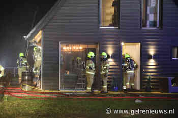 Vrijstaand huis voorlopig onbewoonbaar na brand