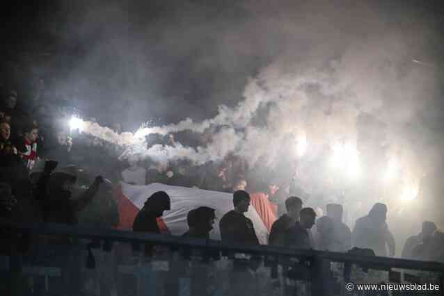 IN BEELD. Kortrijk-fans uiten hun ongenoegen over de gang van zaken bij hun club, wedstrijd op het Kiel moet even worden onderbroken