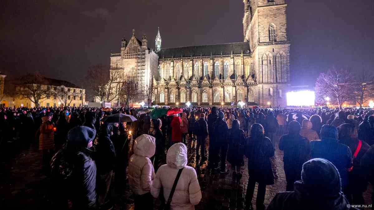 Honderden bij herdenkingsdienst Maagdenburg, politie grijpt in bij protestmars