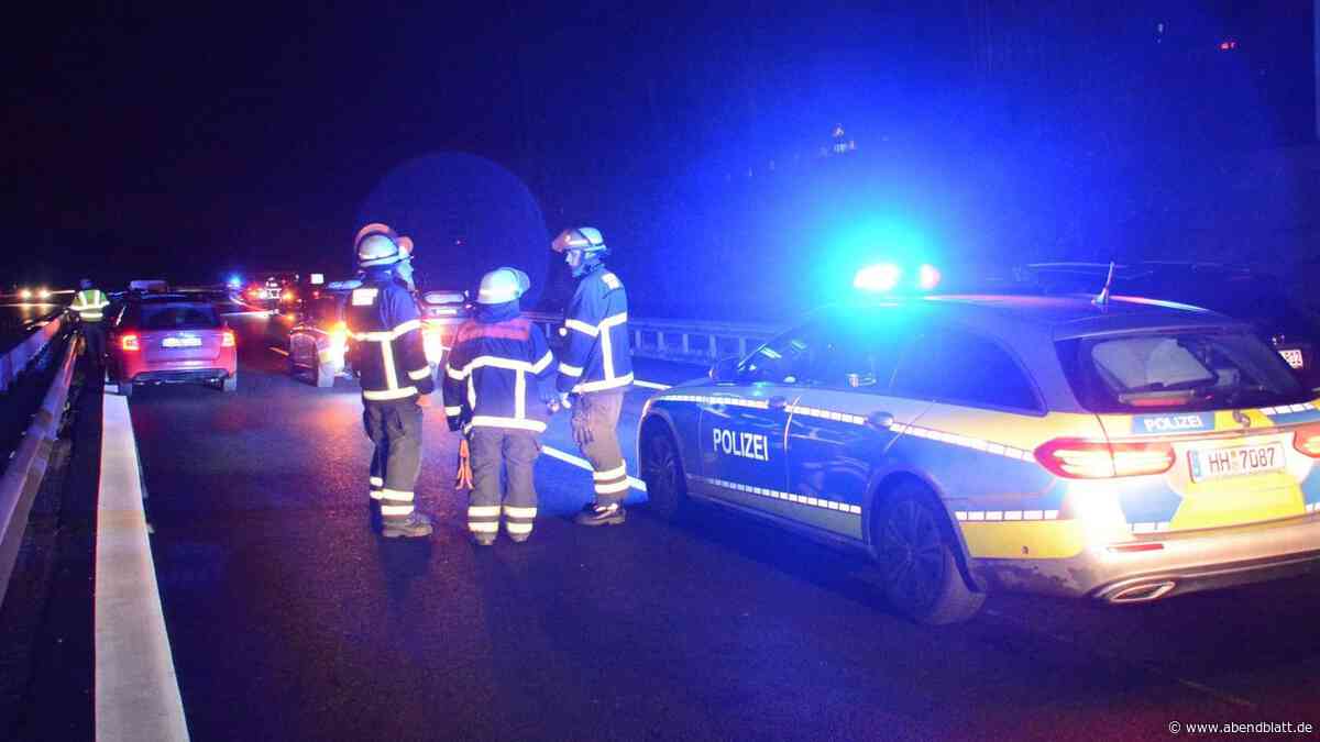 Sperrung auf A25 – Großeinsatz bei Hamburg-Curslack