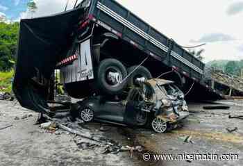 "Terrible" accident de car au Brésil : au moins 38 morts