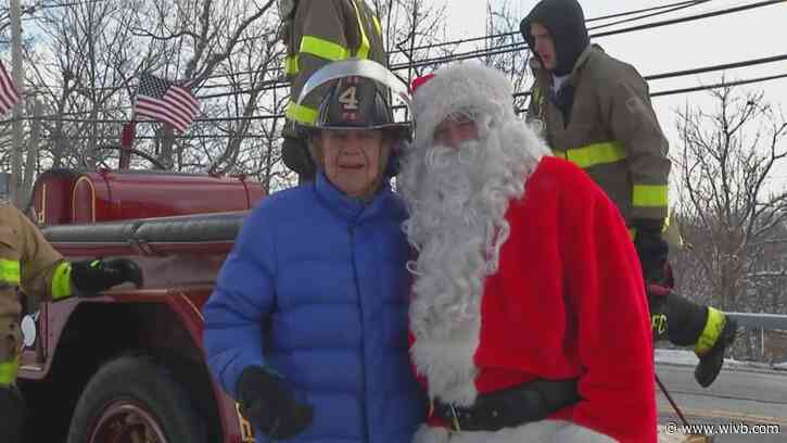 Santa Claus spreads holiday cheer in West Seneca