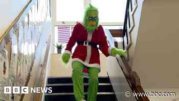 Grinch head teacher sets pupils festive tasks