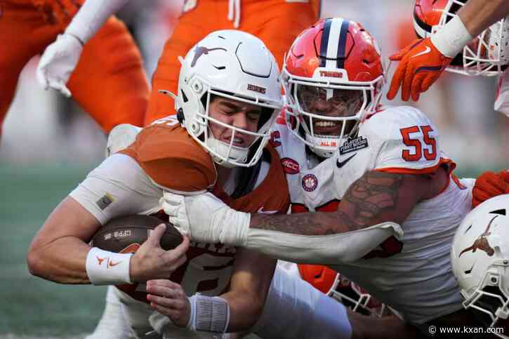 Instant Analysis: Longhorns rediscover run game to bully Clemson, advance to CFP quarterfinals