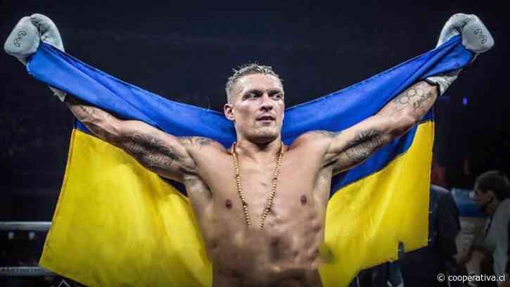 Oleksandr Usyk venció a Tyson Fury y retuvo sus títulos de peso pesado