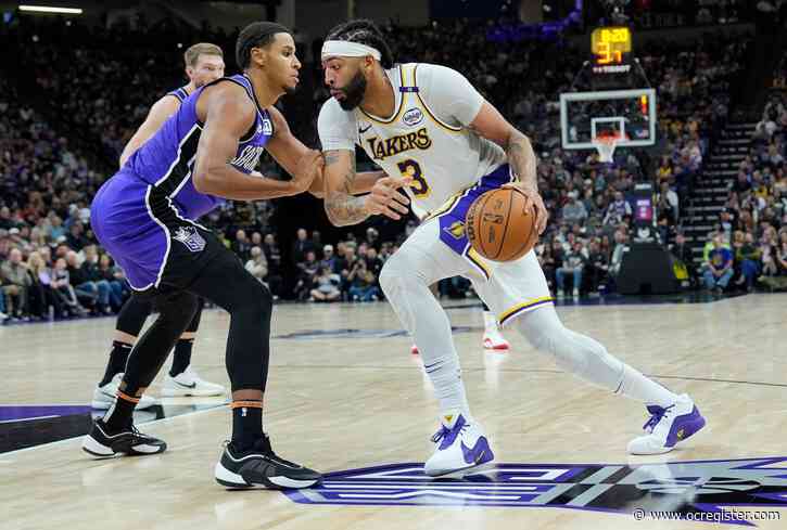 Lakers’ JJ Redick remains confident in Anthony Davis’ late-game free-throw shooting