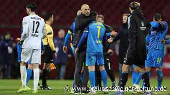 Wie Eintracht Braunschweigs Spieler Scherning den Rücken stärken