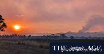 Firefighters warn Victorians about travelling over Christmas as they brace for hot, dry weather