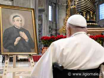 Il Papa all'Angelus: "Nessun bambino è un errore, vita sacra sin dal grembo"