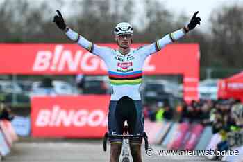 Mathieu van der Poel maakt van eerste cross ongeziene demonstratie van start tot finish: “Excuses dat het niet spannend was”