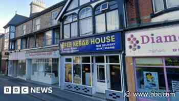 Kebab shop staff 'chased customer with knives'