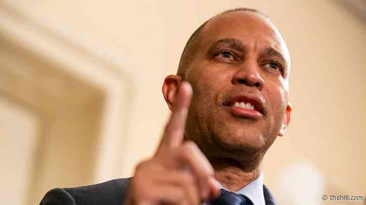 Jeffries says Dems must stay 'stay calm through all of the turbulence' amid narrow margin