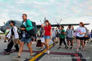 Vanuatu hit by another earthquake as hundreds of Australians return home