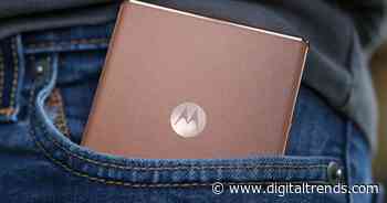 I have the new Mocha Mousse color for the Motorola Razr Plus, and it’s stunning