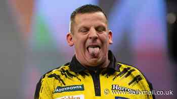 That doesn't add up, Dave! Watch incredible moment darts star Chisnall suffers humiliating miscount - just moments before being dumped out of World Championship in final-leg thriller by Ricky Evans