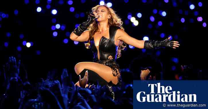 What time are the NFL Christmas games and when does Beyoncé perform?