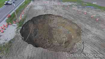 Giant sinkhole continues to grow in southern Illinois