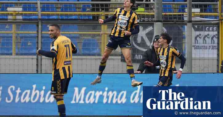 Juve Stabia fans appear to celebrate goal by Mussolini’s great-grandson with fascist salutes