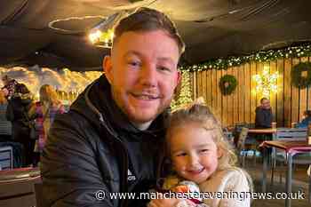 Dad and daughter head to the park on Christmas Eve to make a adorable gesture