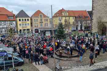 Drittes Weihnachtssingen in Warburg lockt Hunderte in die Neustadt