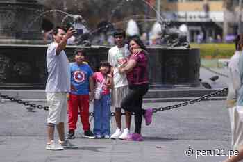 Familias disfrutan del feriado navideño recorriendo el Centro de Lima