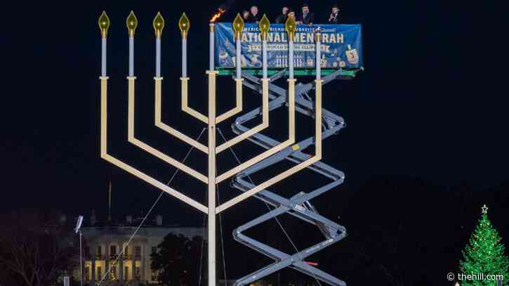 US officials use National Menorah Lighting to promote peace, unity