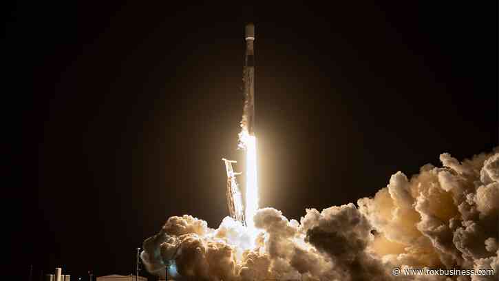 SpaceX launches 30 satellites in second mid-inclination rideshare mission