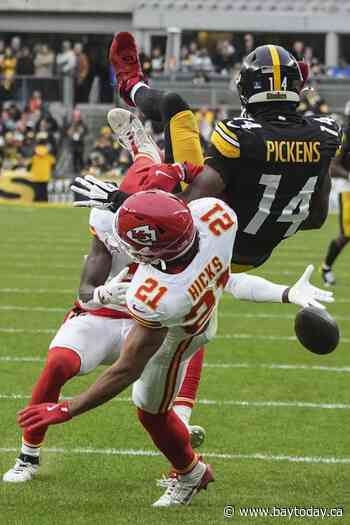 NFL roundup: Chiefs secure top seed with 29-10 win over sliding Steelers