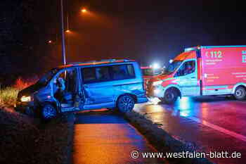 Bielefelder bei heftigem Unfall aus Wagen geschleudert