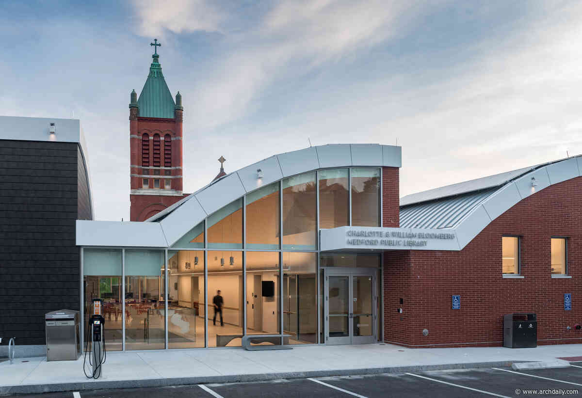 Charlotte & William Bloomberg Medford Public Library / Schwartz/Silver Architects